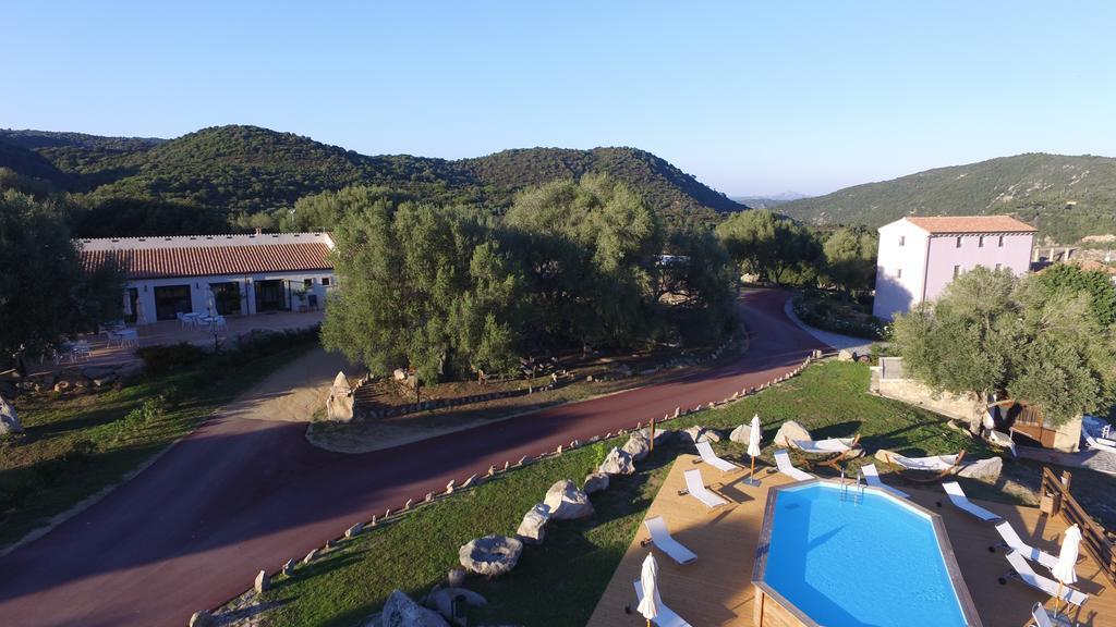 Гостевой дом Liscia Country Relais Сант'Антонио-ди-Галлура Экстерьер фото