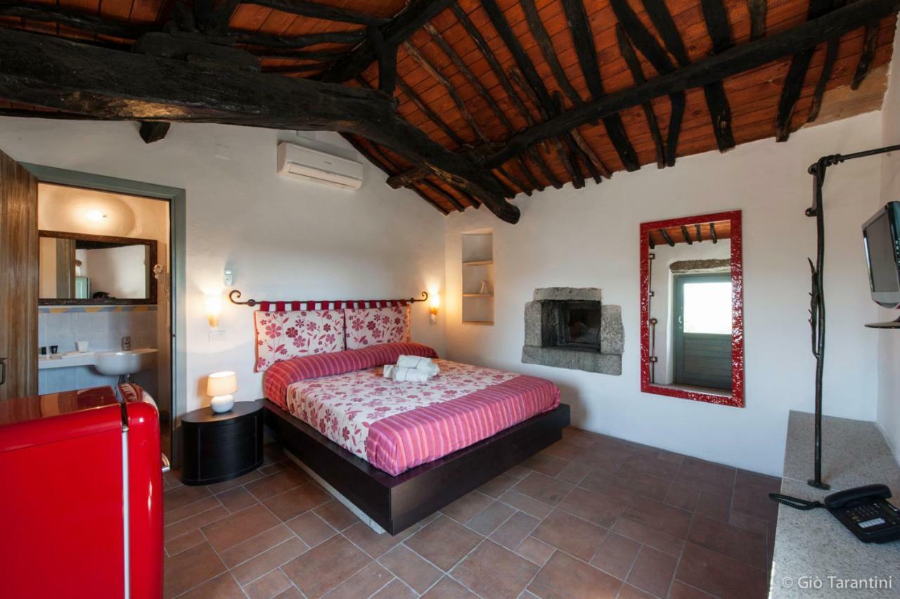 Гостевой дом Liscia Country Relais Сант'Антонио-ди-Галлура Экстерьер фото